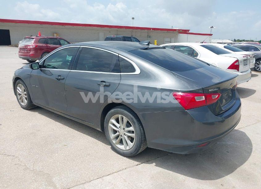 Photo 3 of 2017 Chevrolet Malibu 1LT (VIN 1G1ZE5ST7HF104175)