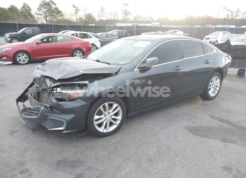 Photo 2 of 2017 Chevrolet Malibu 1LT (VIN 1G1ZE5ST7HF107657)