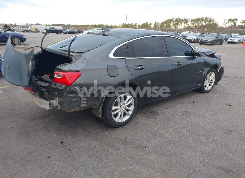 Photo 4 of 2017 Chevrolet Malibu 1LT (VIN 1G1ZE5ST7HF107657)