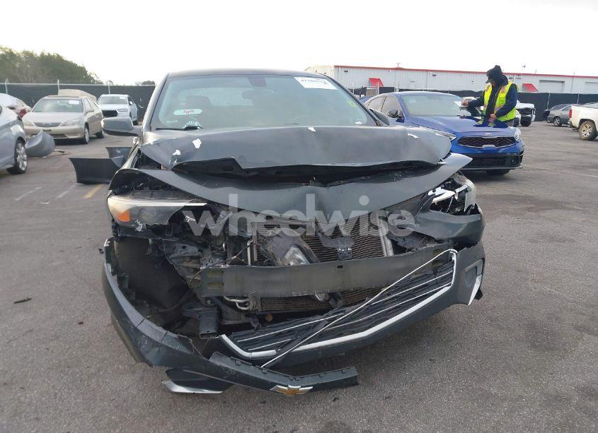Photo 6 of 2017 Chevrolet Malibu 1LT (VIN 1G1ZE5ST7HF107657)