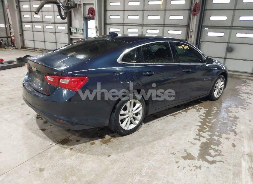 Photo 4 of 2017 Chevrolet Malibu 1LT (VIN 1G1ZE5ST7HF112390)
