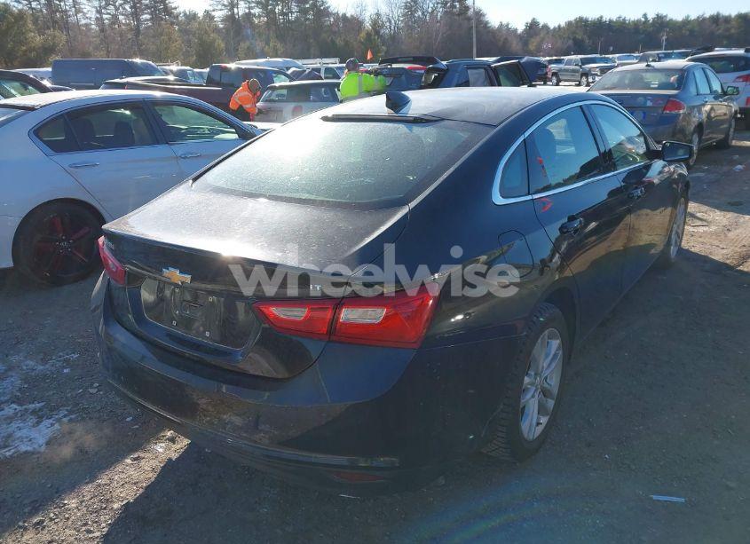 Photo 4 of 2017 Chevrolet Malibu 1LT (VIN 1G1ZE5ST7HF116486)