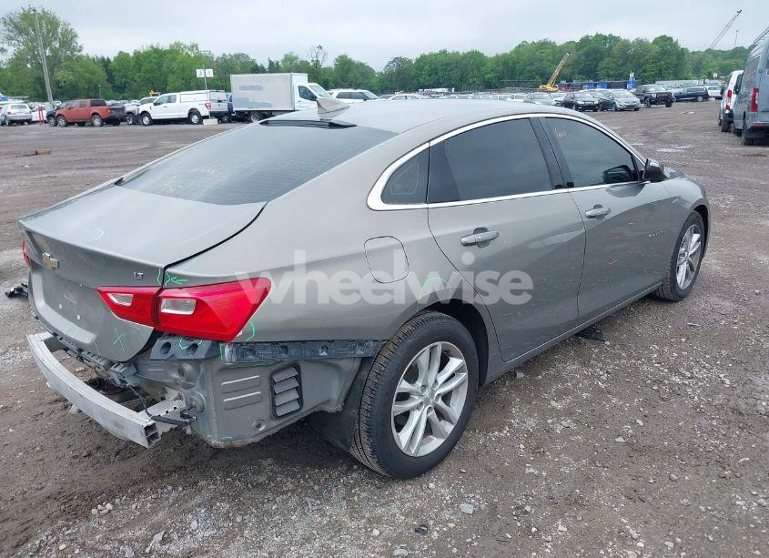 Photo 4 of 2017 Chevrolet Malibu 1LT (VIN 1G1ZE5ST7HF149195)