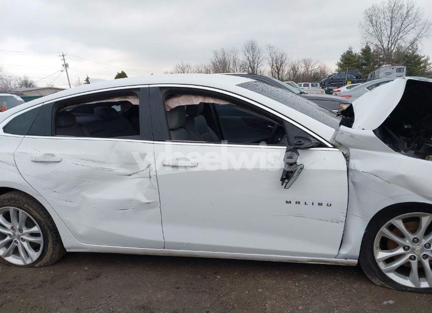 Photo 13 of 2017 Chevrolet Malibu 1LT (VIN 1G1ZE5ST7HF156230)