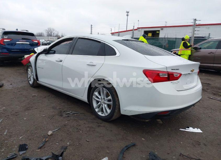 Photo 3 of 2017 Chevrolet Malibu 1LT (VIN 1G1ZE5ST7HF156230)