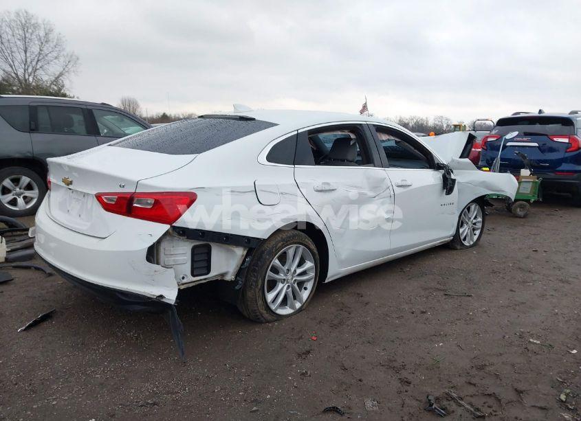 Photo 4 of 2017 Chevrolet Malibu 1LT (VIN 1G1ZE5ST7HF156230)