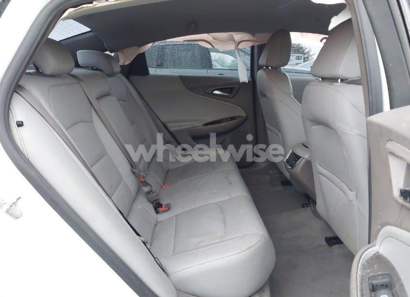 Photo 8 of 2017 Chevrolet Malibu 1LT (VIN 1G1ZE5ST7HF156230)