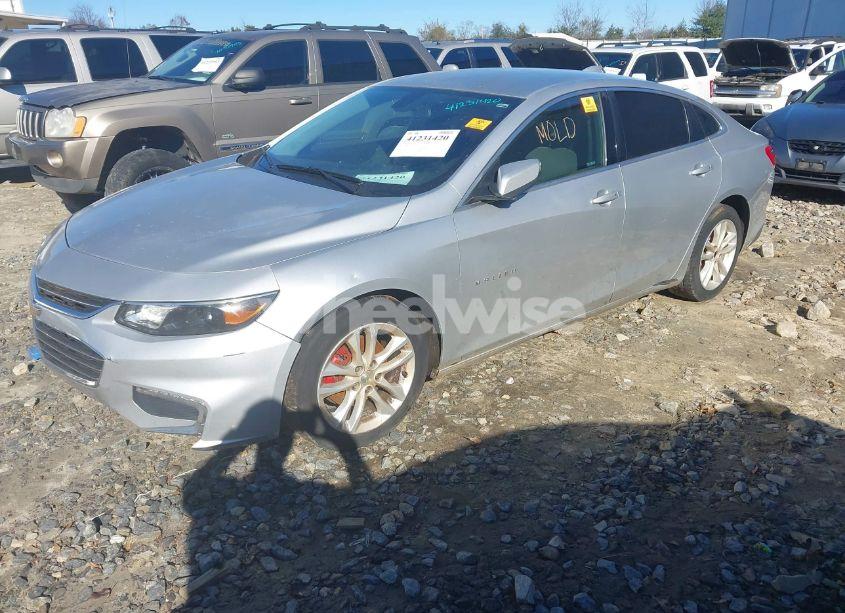 Photo 2 of 2017 Chevrolet Malibu 1LT (VIN 1G1ZE5ST7HF157250)