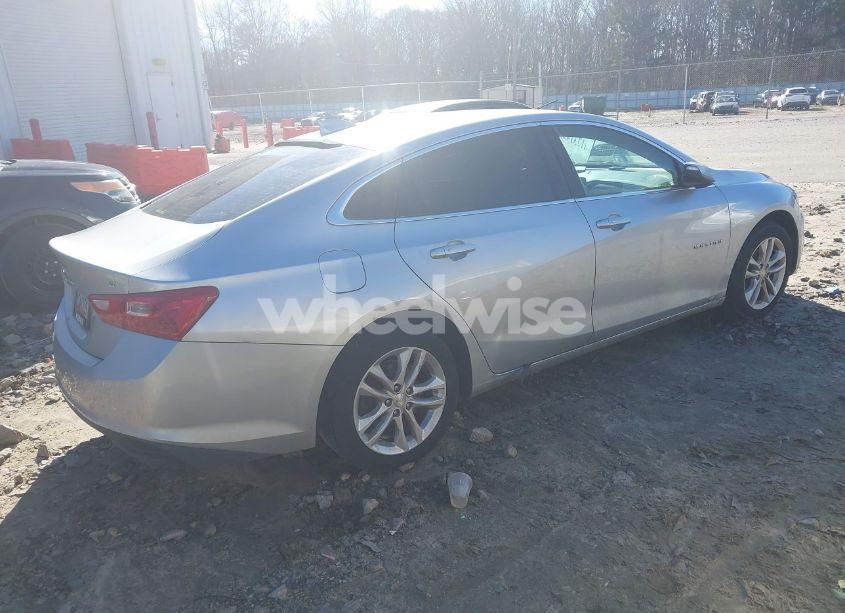 Photo 4 of 2017 Chevrolet Malibu 1LT (VIN 1G1ZE5ST7HF157250)