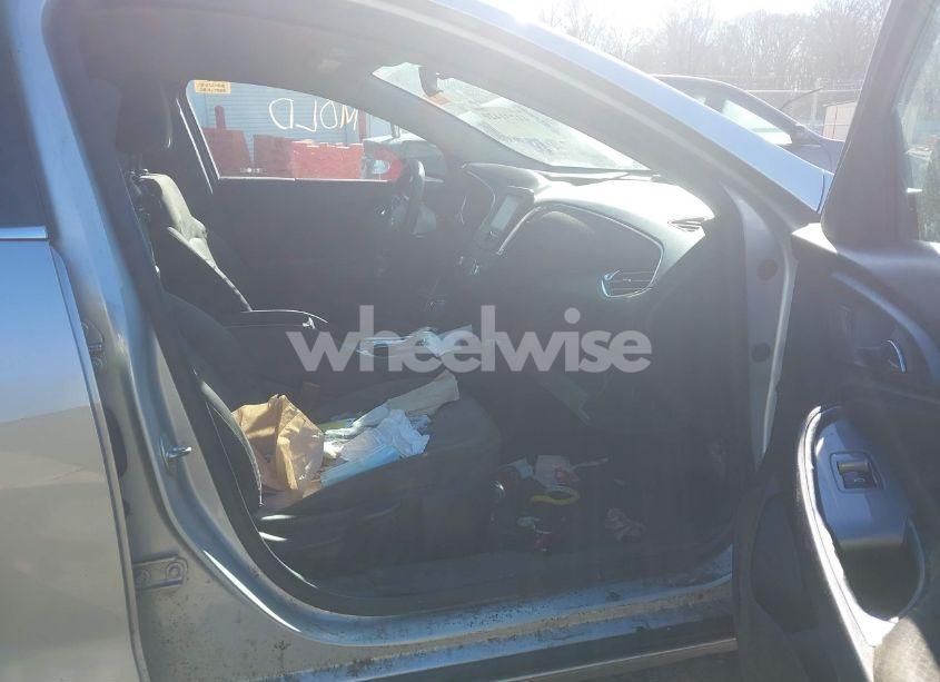 Photo 5 of 2017 Chevrolet Malibu 1LT (VIN 1G1ZE5ST7HF157250)