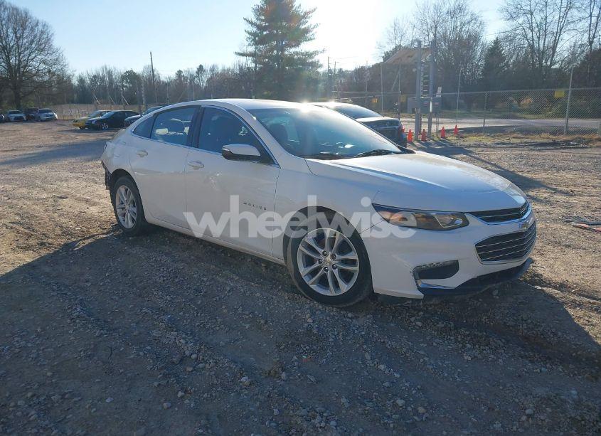 2017 Chevrolet Malibu LT (VIN 1G1ZE5ST7HF165820) main photo