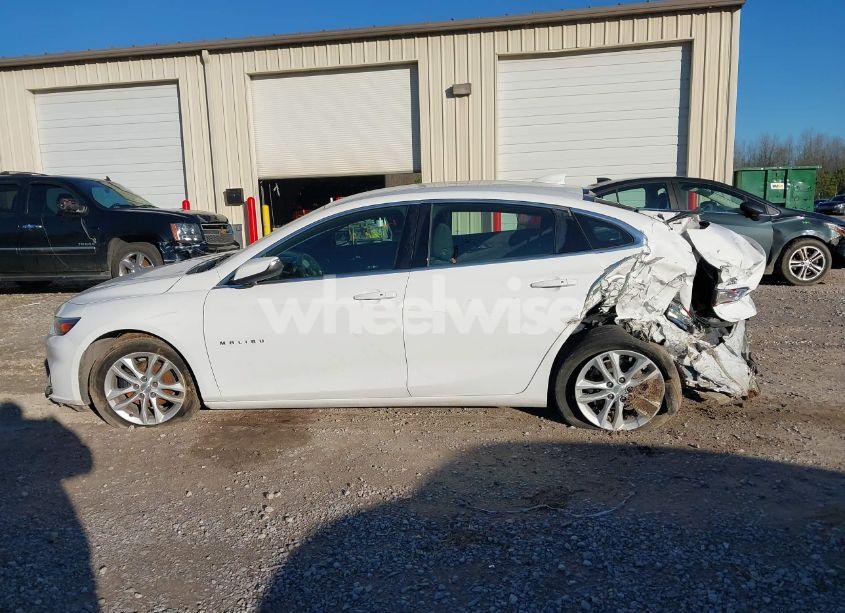 Photo 15 of 2017 Chevrolet Malibu LT (VIN 1G1ZE5ST7HF165820)