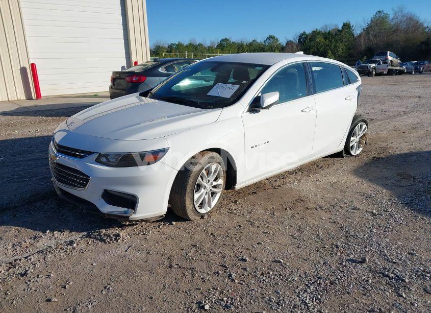 Photo 2 of 2017 Chevrolet Malibu LT (VIN 1G1ZE5ST7HF165820)