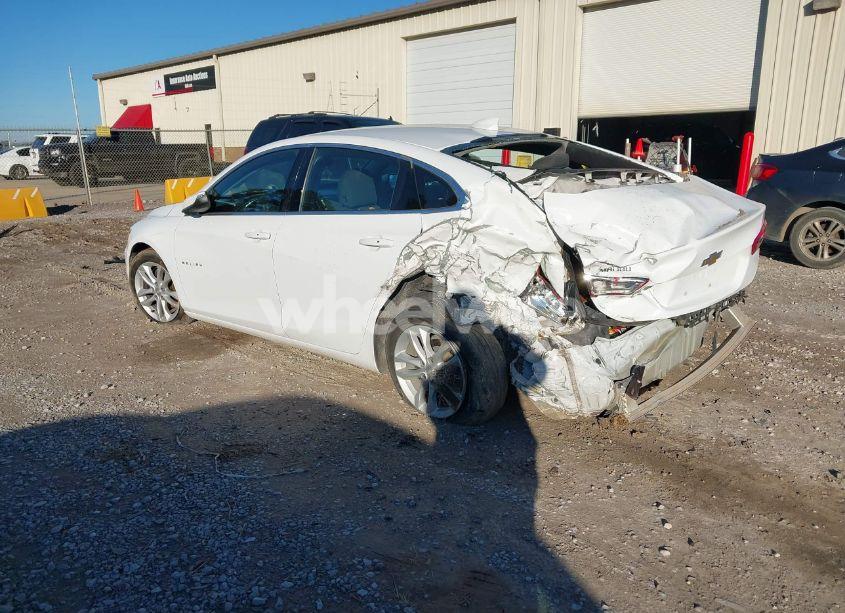 Photo 3 of 2017 Chevrolet Malibu LT (VIN 1G1ZE5ST7HF165820)