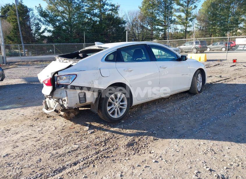 Photo 4 of 2017 Chevrolet Malibu LT (VIN 1G1ZE5ST7HF165820)