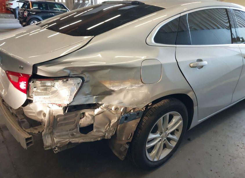 Photo 18 of 2017 Chevrolet Malibu 1LT (VIN 1G1ZE5ST7HF174422)