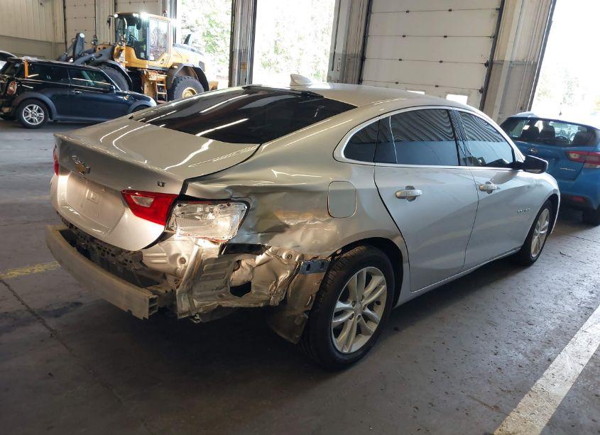 Photo 4 of 2017 Chevrolet Malibu 1LT (VIN 1G1ZE5ST7HF174422)