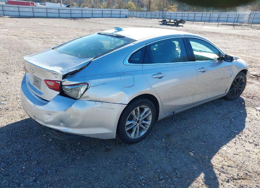 Photo 4 of 2017 Chevrolet Malibu 1LT (VIN 1G1ZE5ST7HF189518)