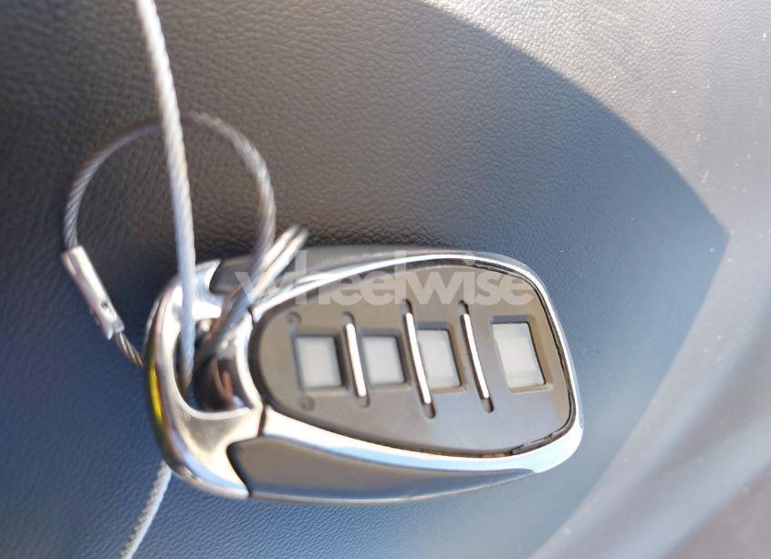 Photo 11 of 2017 Chevrolet Malibu 1LT (VIN 1G1ZE5ST7HF192077)