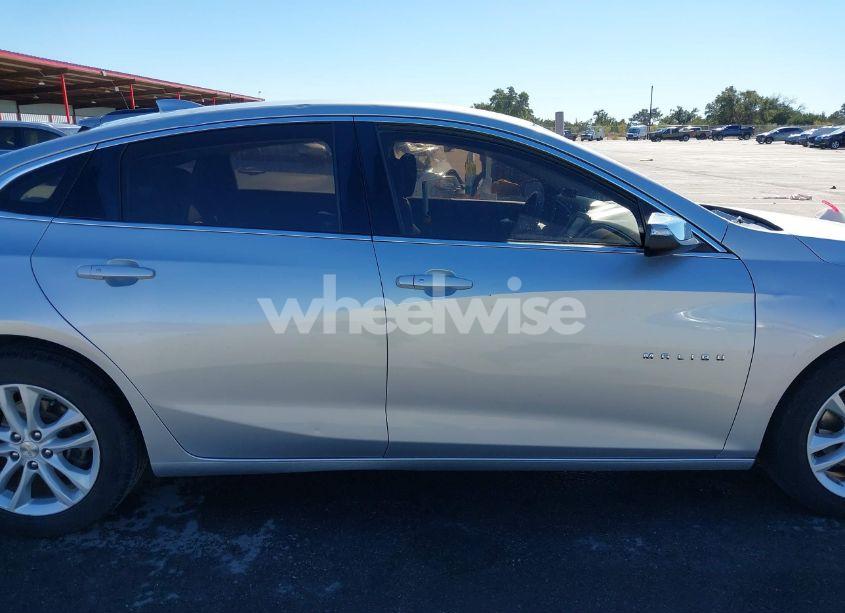 Photo 13 of 2017 Chevrolet Malibu 1LT (VIN 1G1ZE5ST7HF192077)