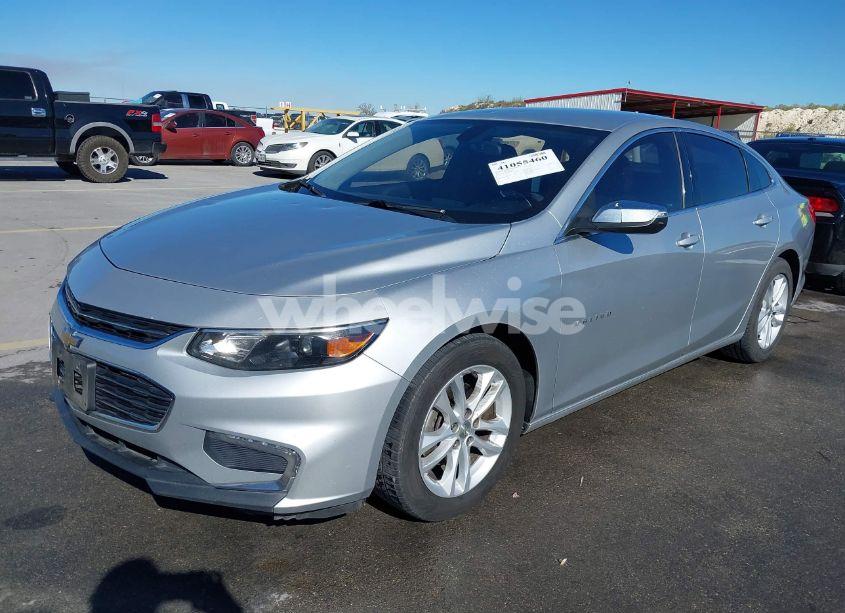 Photo 2 of 2017 Chevrolet Malibu 1LT (VIN 1G1ZE5ST7HF192077)