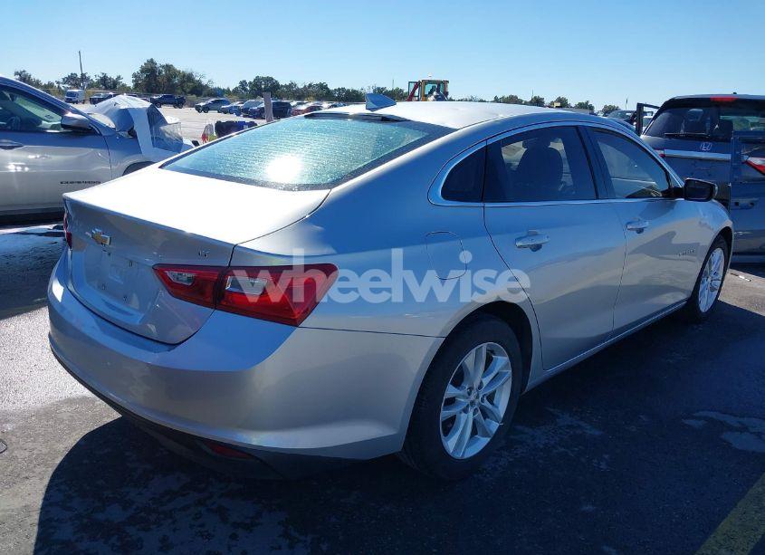 Photo 4 of 2017 Chevrolet Malibu 1LT (VIN 1G1ZE5ST7HF192077)
