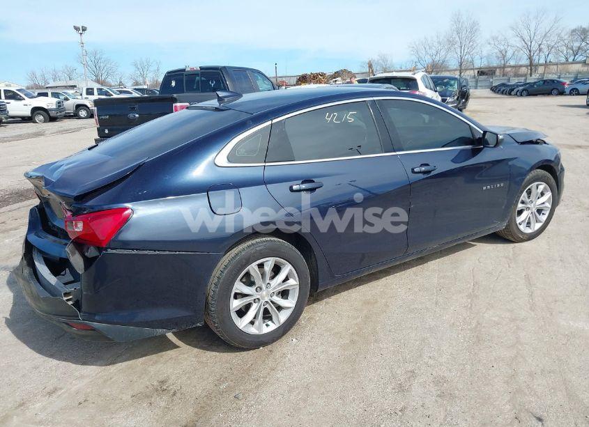 Photo 4 of 2017 Chevrolet Malibu 1LT (VIN 1G1ZE5ST7HF196064)