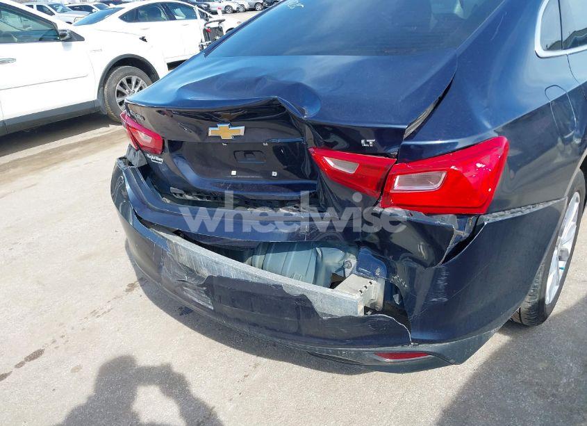 Photo 6 of 2017 Chevrolet Malibu 1LT (VIN 1G1ZE5ST7HF196064)