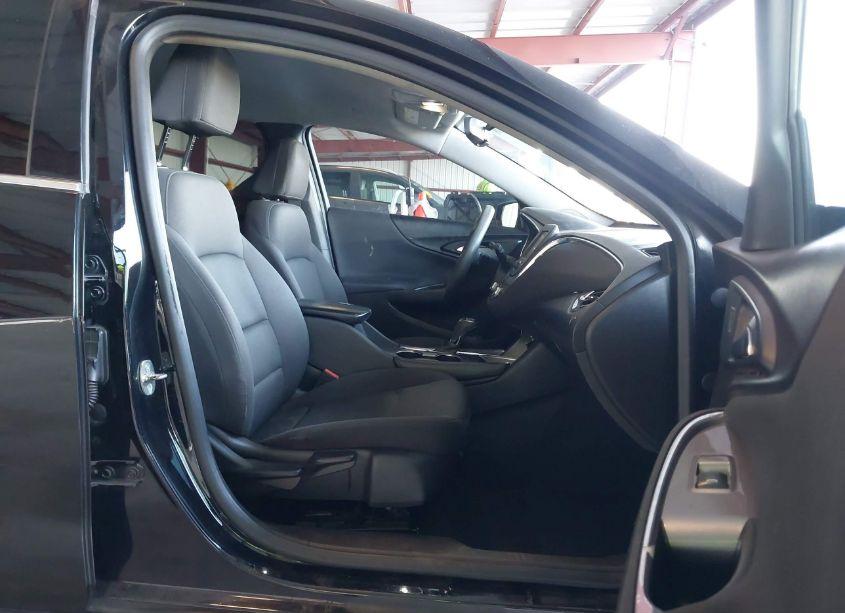 Photo 5 of 2017 Chevrolet Malibu 1LT (VIN 1G1ZE5ST7HF201196)