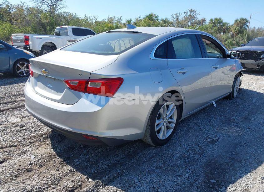 Photo 4 of 2017 Chevrolet Malibu 1LT (VIN 1G1ZE5ST7HF207127)