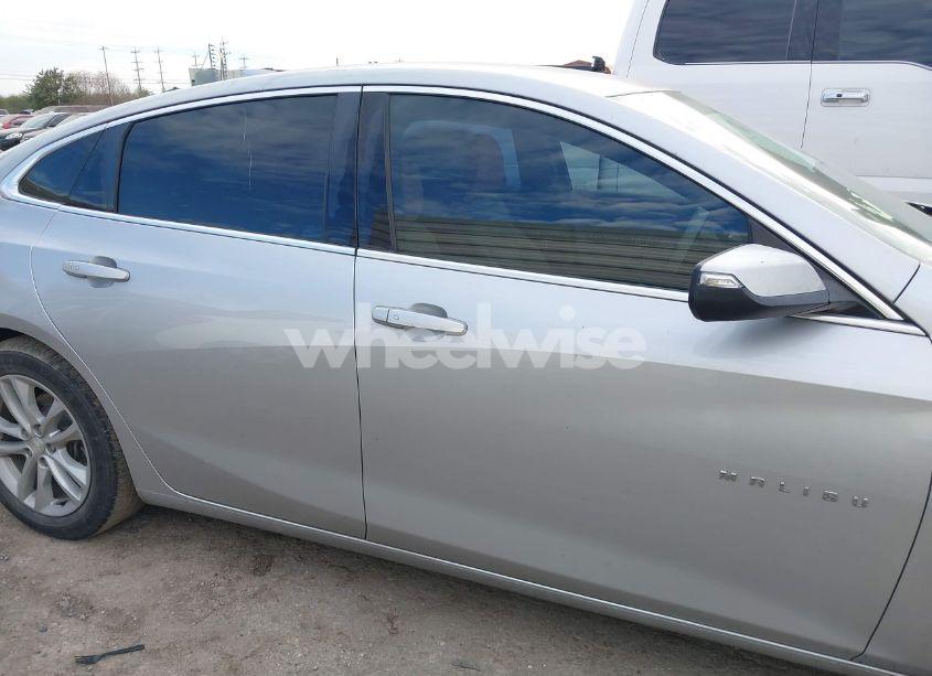 Photo 13 of 2017 Chevrolet Malibu 1LT (VIN 1G1ZE5ST7HF212635)