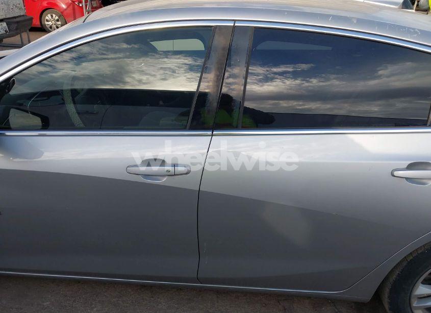 Photo 14 of 2017 Chevrolet Malibu 1LT (VIN 1G1ZE5ST7HF212635)