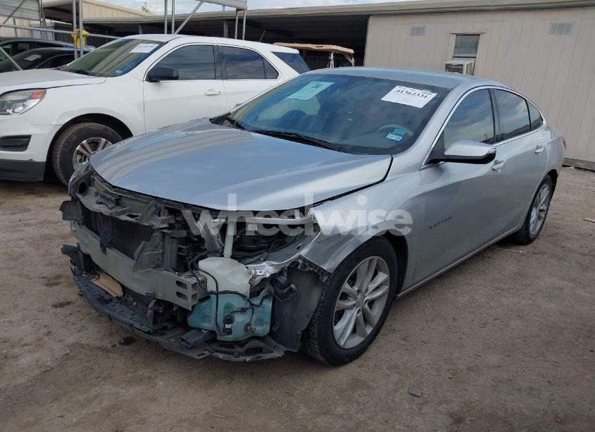 Photo 2 of 2017 Chevrolet Malibu 1LT (VIN 1G1ZE5ST7HF212635)