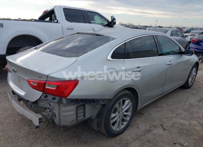 Photo 4 of 2017 Chevrolet Malibu 1LT (VIN 1G1ZE5ST7HF212635)