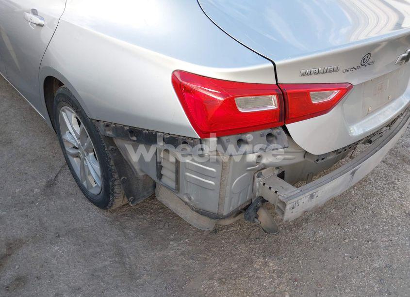 Photo 6 of 2017 Chevrolet Malibu 1LT (VIN 1G1ZE5ST7HF212635)