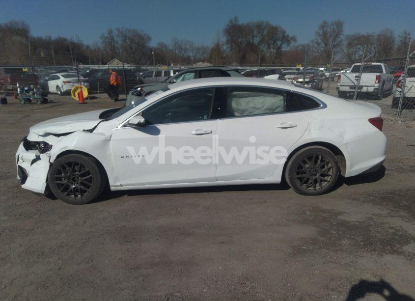 Photo 14 of 2017 Chevrolet Malibu 1LT (VIN 1G1ZE5ST7HF215048)