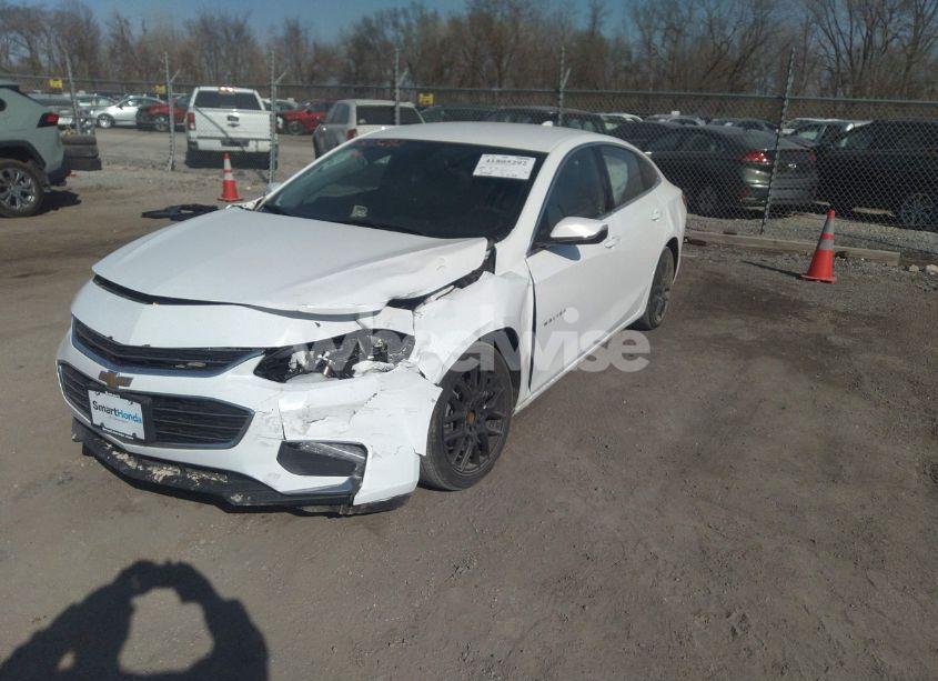 Photo 2 of 2017 Chevrolet Malibu 1LT (VIN 1G1ZE5ST7HF215048)
