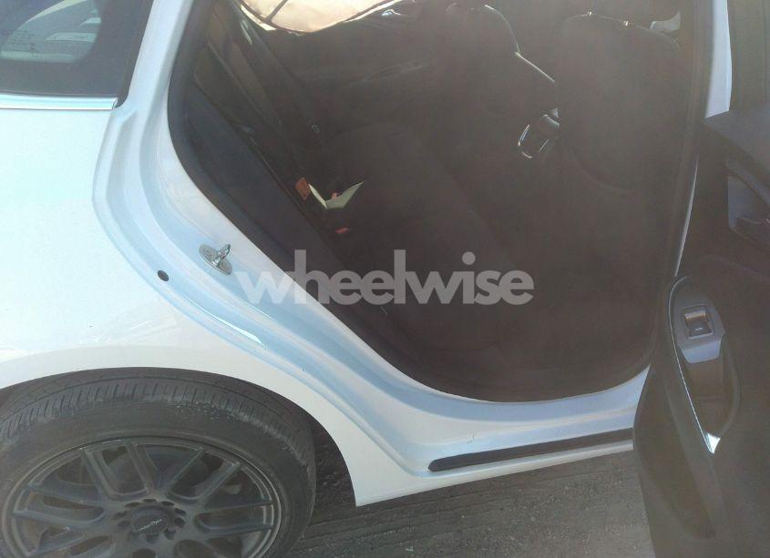 Photo 8 of 2017 Chevrolet Malibu 1LT (VIN 1G1ZE5ST7HF215048)