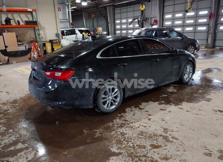 Photo 4 of 2017 Chevrolet Malibu 1LT (VIN 1G1ZE5ST7HF224042)