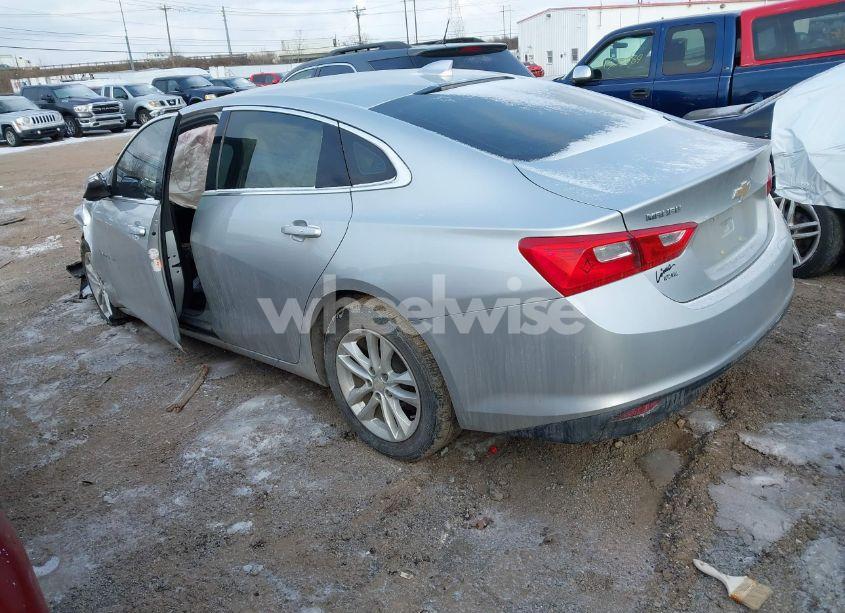 Photo 3 of 2017 Chevrolet Malibu 1LT (VIN 1G1ZE5ST7HF234585)