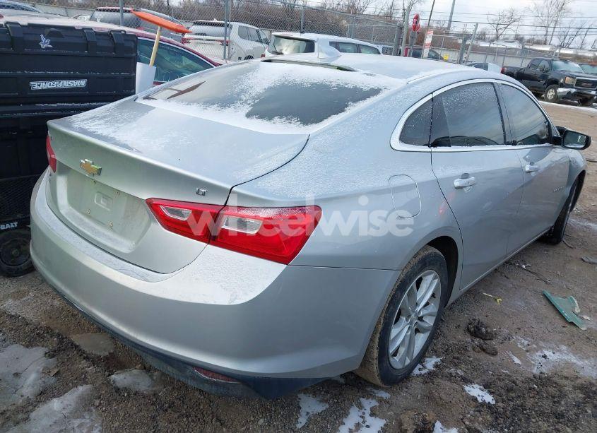 Photo 4 of 2017 Chevrolet Malibu 1LT (VIN 1G1ZE5ST7HF234585)
