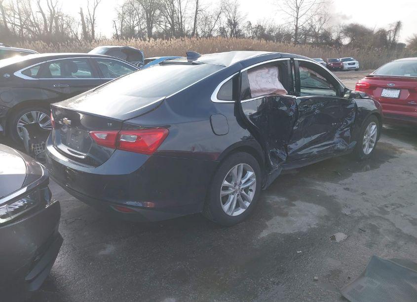 Photo 4 of 2017 Chevrolet Malibu 1LT (VIN 1G1ZE5ST7HF256876)