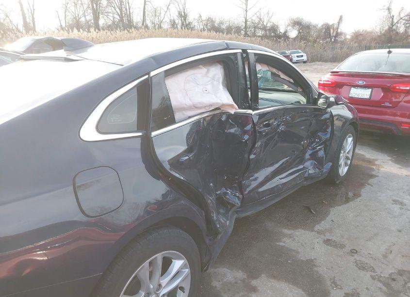 Photo 6 of 2017 Chevrolet Malibu 1LT (VIN 1G1ZE5ST7HF256876)