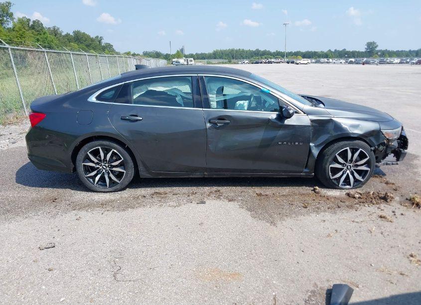 Photo 13 of 2017 Chevrolet Malibu 1LT (VIN 1G1ZE5ST7HF271555)
