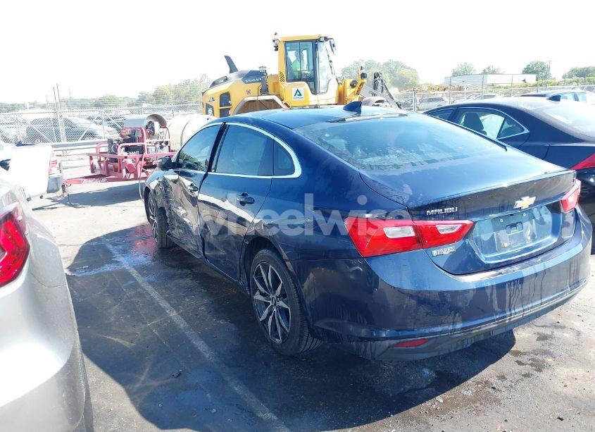 Photo 3 of 2017 Chevrolet Malibu 1LT (VIN 1G1ZE5ST7HF279204)