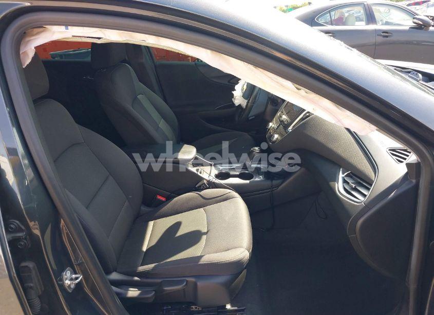 Photo 5 of 2017 Chevrolet Malibu 1LT (VIN 1G1ZE5ST7HF283351)