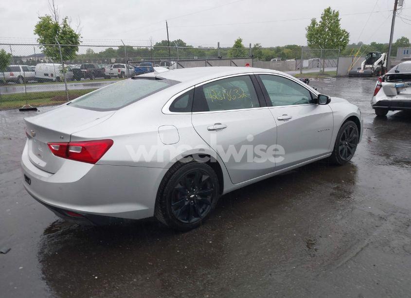 Photo 4 of 2017 Chevrolet Malibu 1LT (VIN 1G1ZE5ST7HF284306)