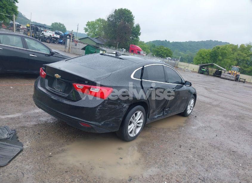 Photo 4 of 2016 Chevrolet Malibu 1LT (VIN 1G1ZE5ST8GF177859)