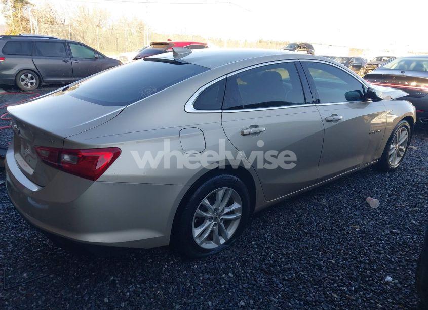 Photo 4 of 2016 Chevrolet Malibu 1LT (VIN 1G1ZE5ST8GF214439)