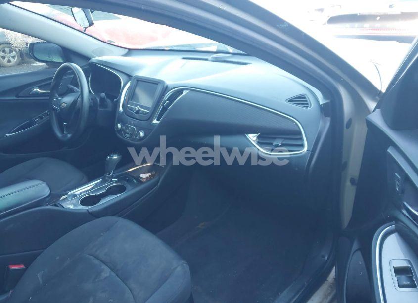 Photo 5 of 2016 Chevrolet Malibu 1LT (VIN 1G1ZE5ST8GF214439)